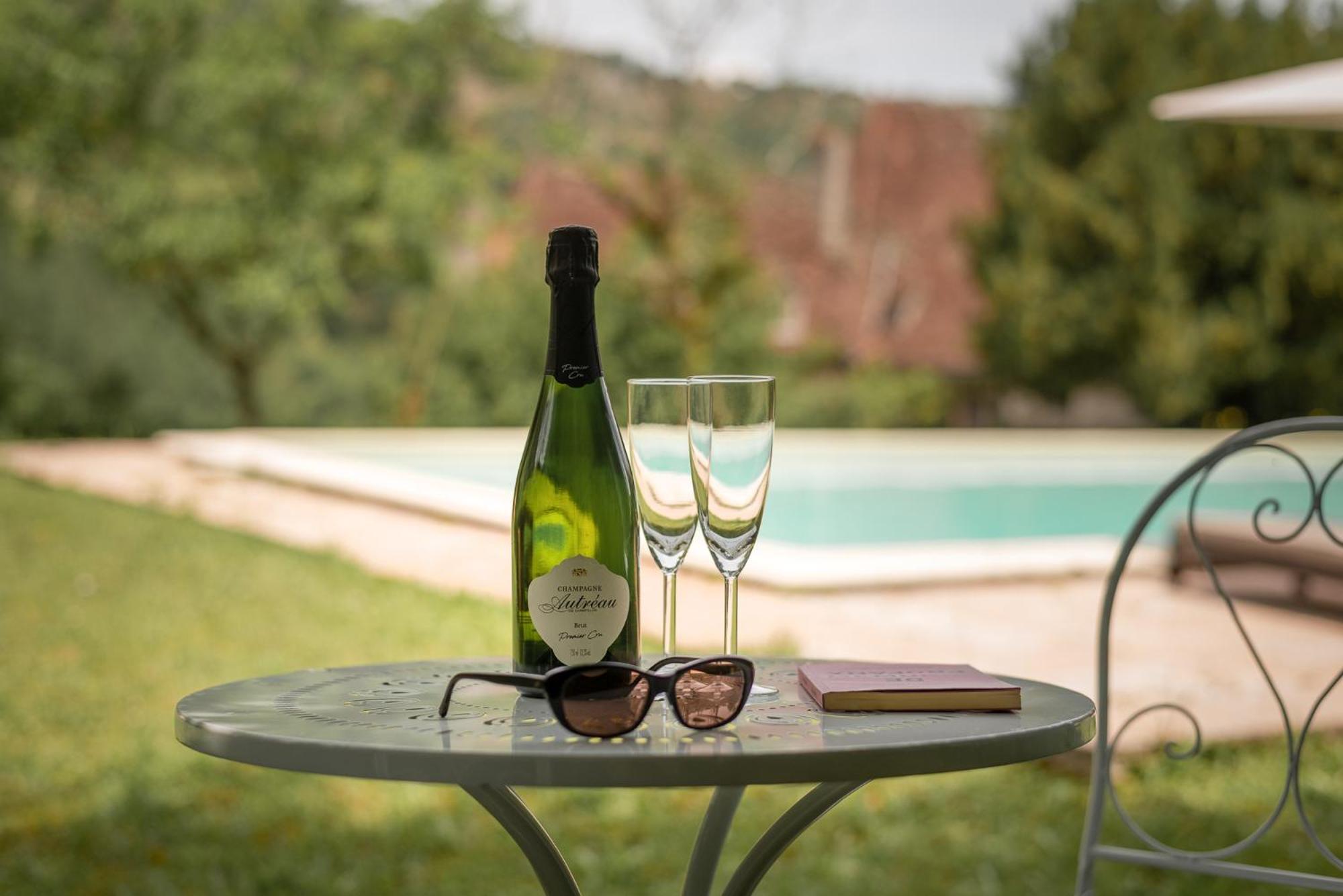 לינה וארוחת בוקר אוטואר Manoir De Laroque Delprat מראה חיצוני תמונה